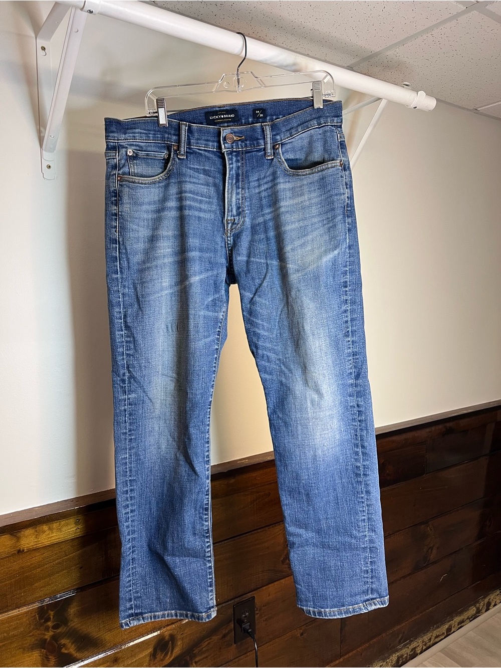 Lucky Brand Men’s Blue Washed 221 Straight Leg Jeans- 34x30